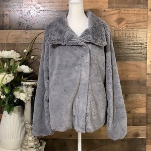 🍃🌸 Patagonia Plush Faux Furry Coat/Jacket Size XL